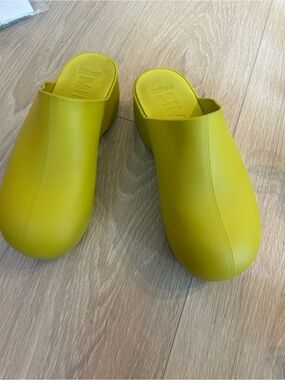 Simon Miller X Melissa rubber clogs